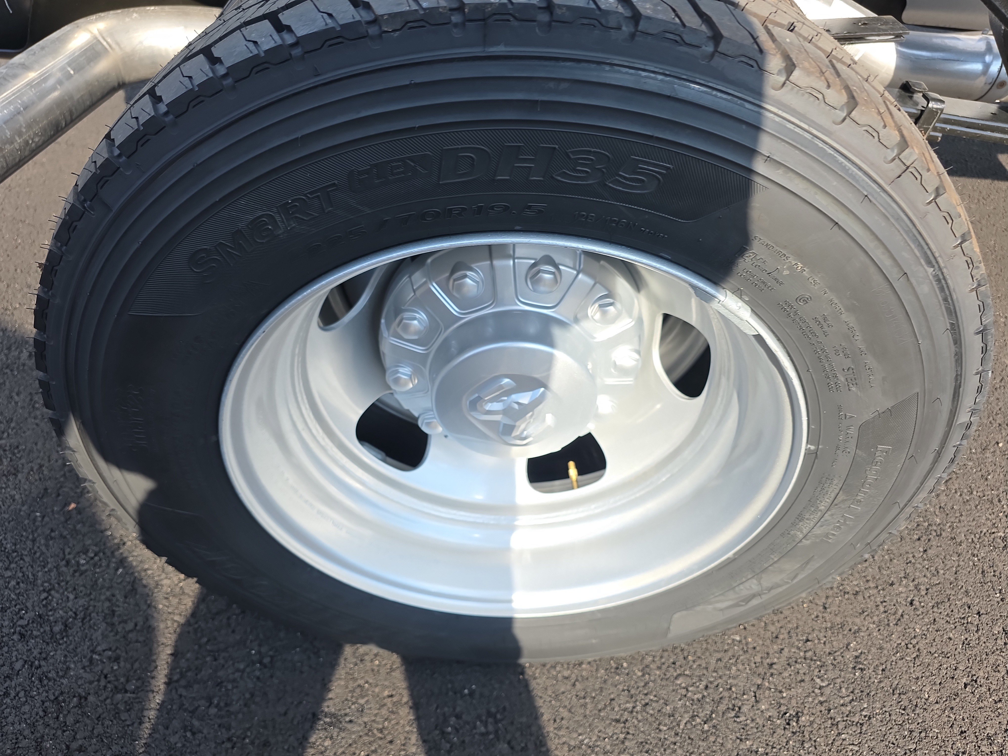 New 2026 RAM 5500 Tradesman AWD/4WD image 31