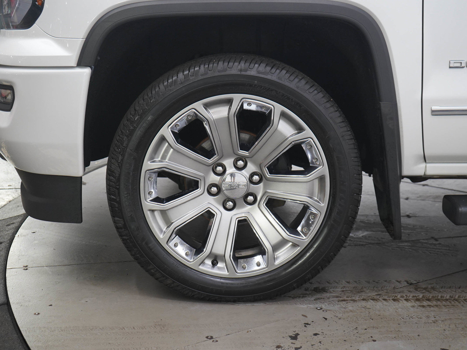 Used 2018 GMC Sierra 1500 Denali w/ Denali Ultimate Package AWD/4WD image 27