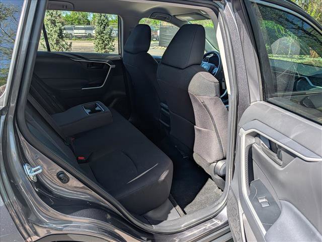 Used 2021 Toyota RAV4 LE image 14