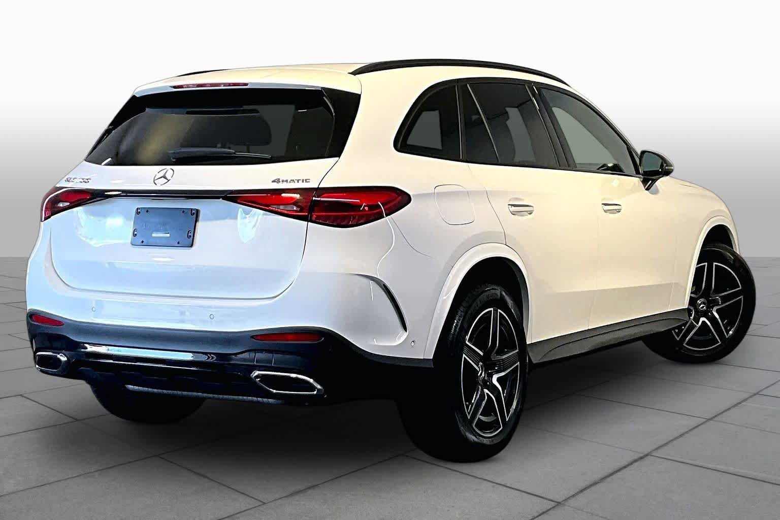 Used 2025 Mercedes-Benz GLC 300 4MATIC image 13