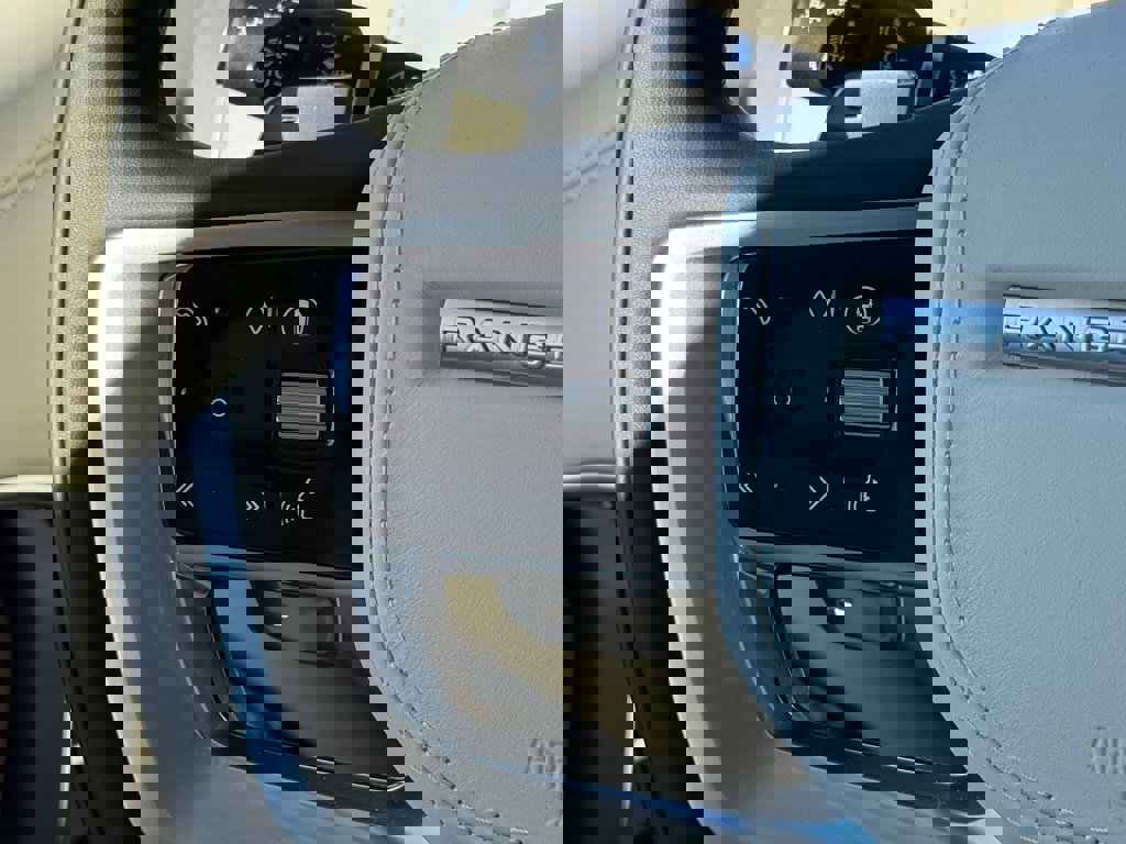 New 2026 Land Rover Range Rover SE image 19