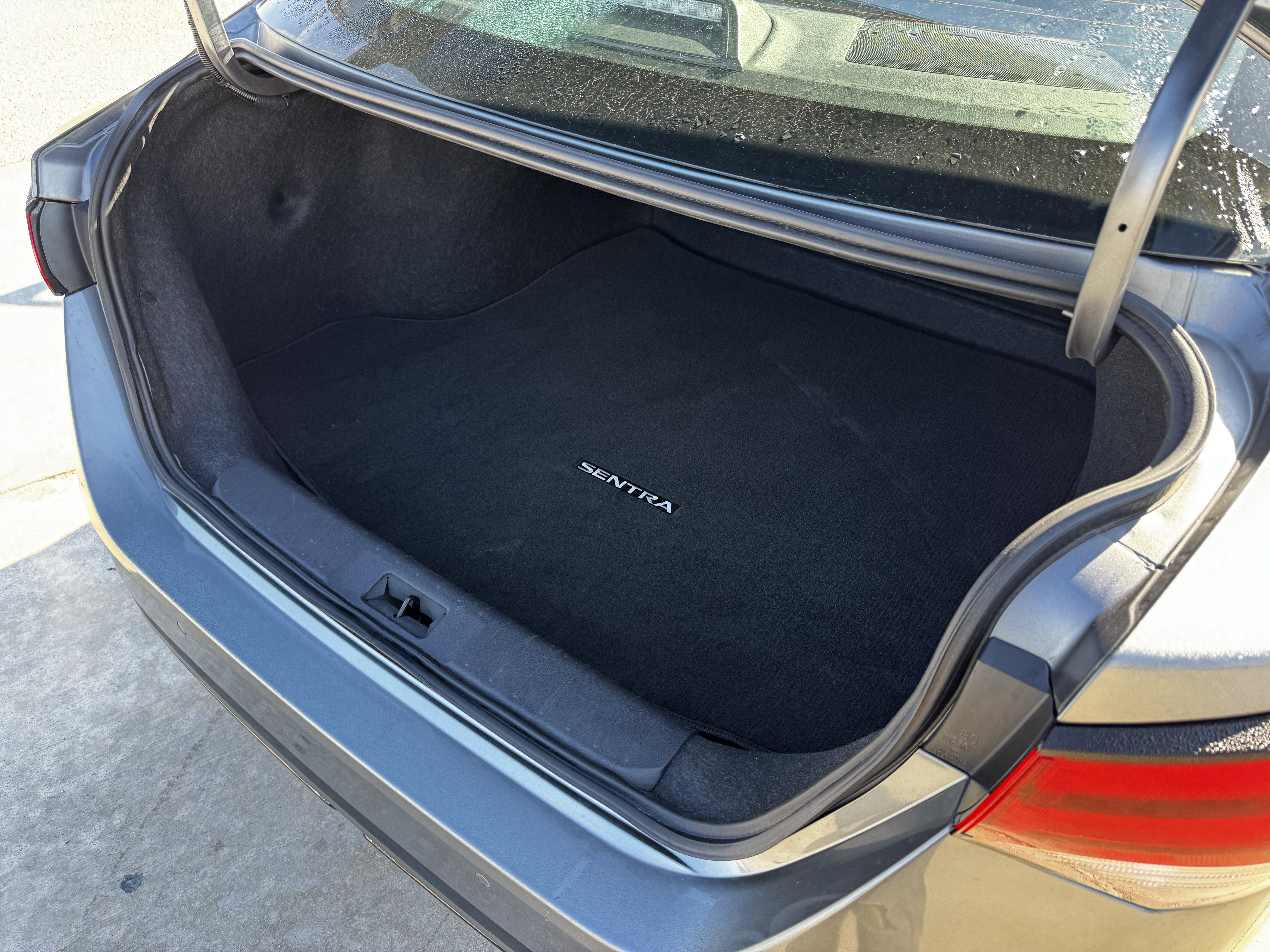 Used 2025 Nissan Sentra SR image 31