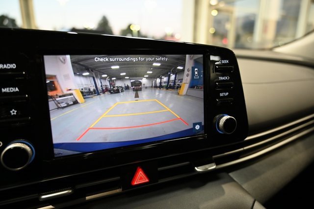 Used 2022 Hyundai Elantra SEL w/ Convenience Package image 16