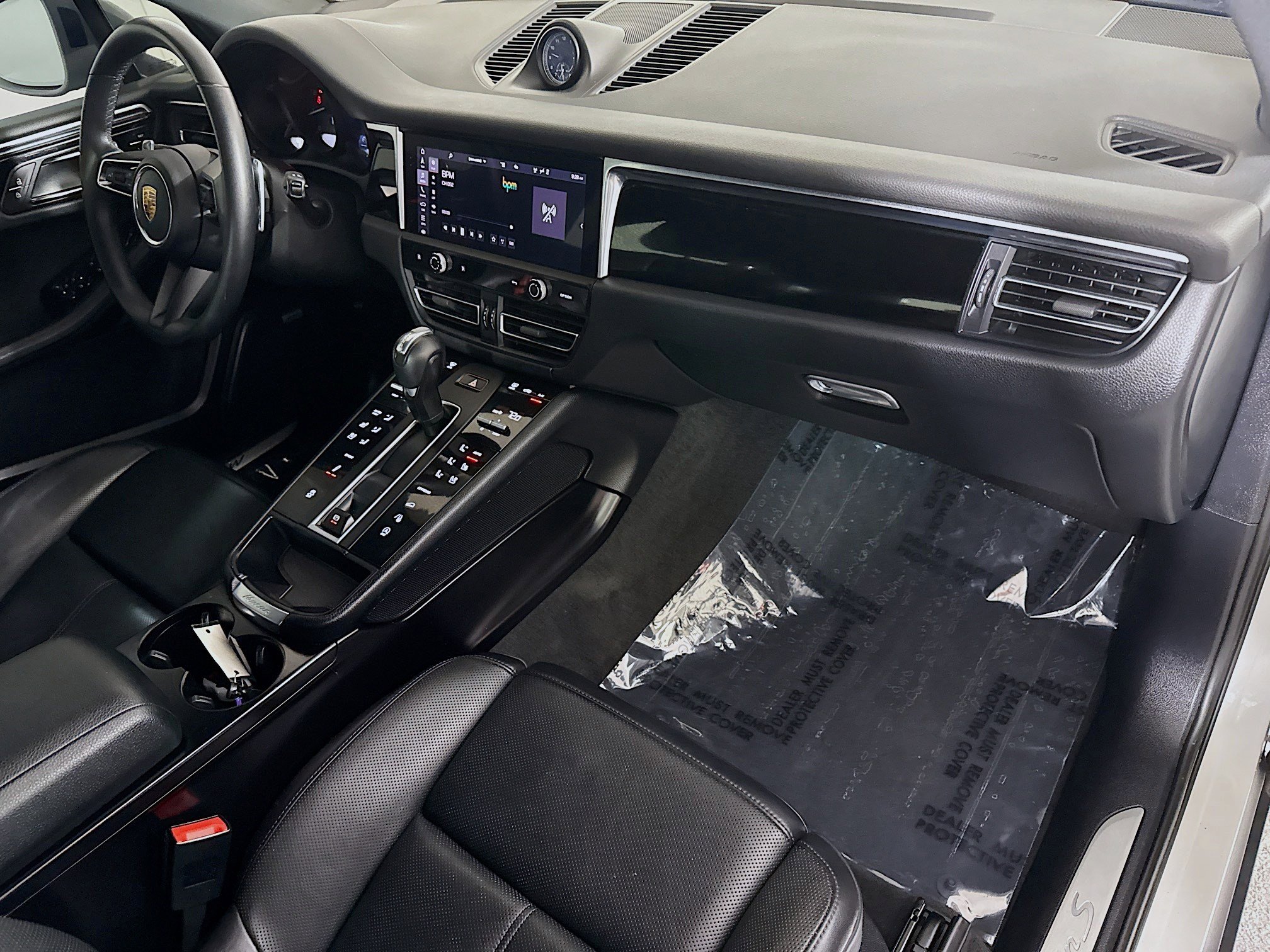 Used 2022 Porsche Macan S w/ Premium Package Plus image 29