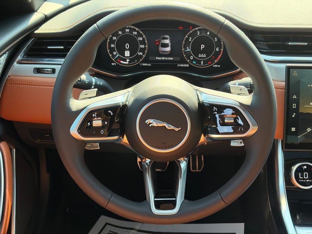 Used 2024 Jaguar XF R-Dynamic SE AWD/4WD image 14