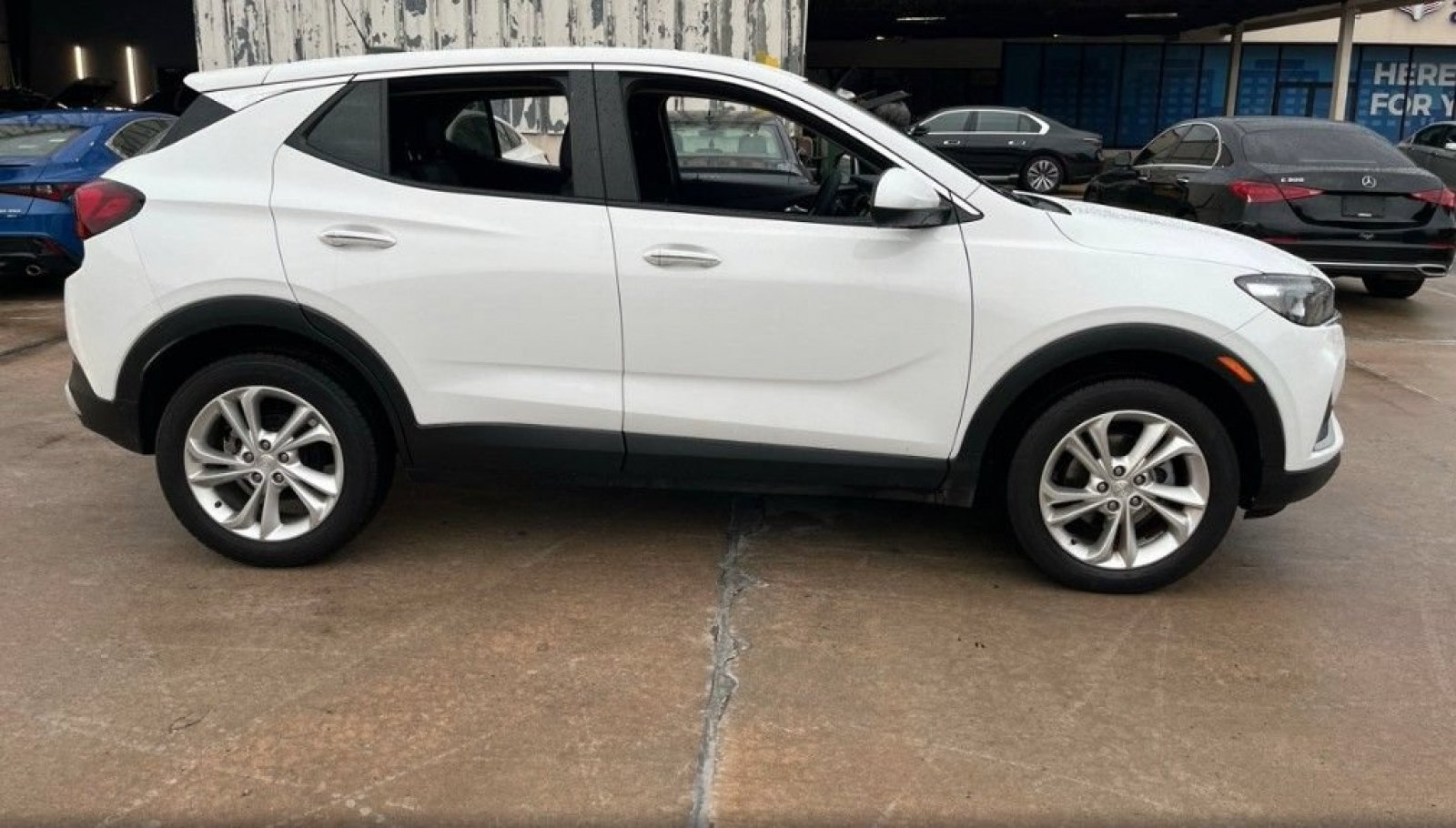 Used 2022 Buick Encore GX Preferred w/ Cold Weather Comfort Package AWD/4WD image 4