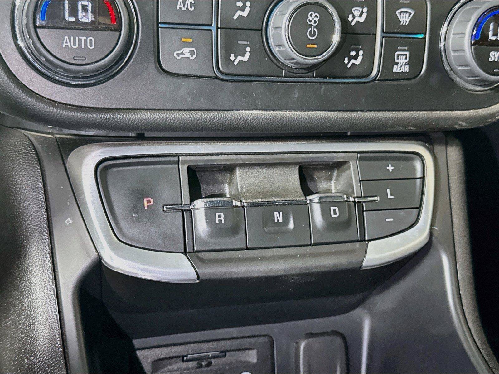 Used 2024 GMC Terrain SLE w/ Driver Convenience Package FWD image 15
