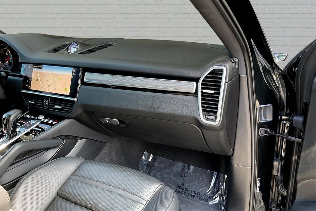 Used 2023 Porsche Cayenne S AWD/4WD image 23