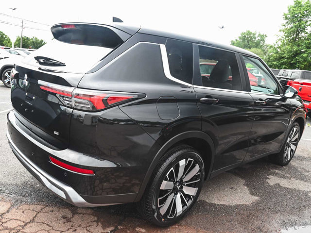 New 2025 Mitsubishi Outlander SE image 6