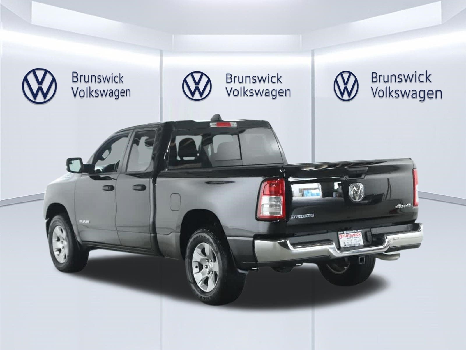 Used 2024 RAM 1500 Big Horn AWD/4WD image 40