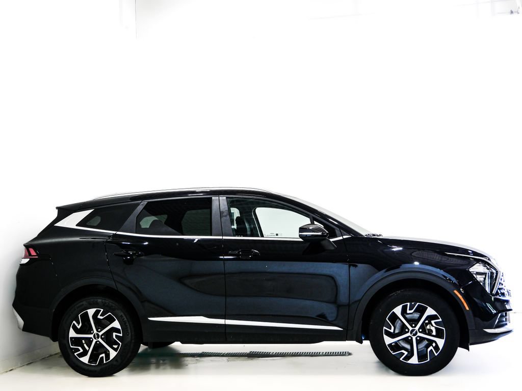 Used 2023 Kia Sportage EX AWD/4WD image 4