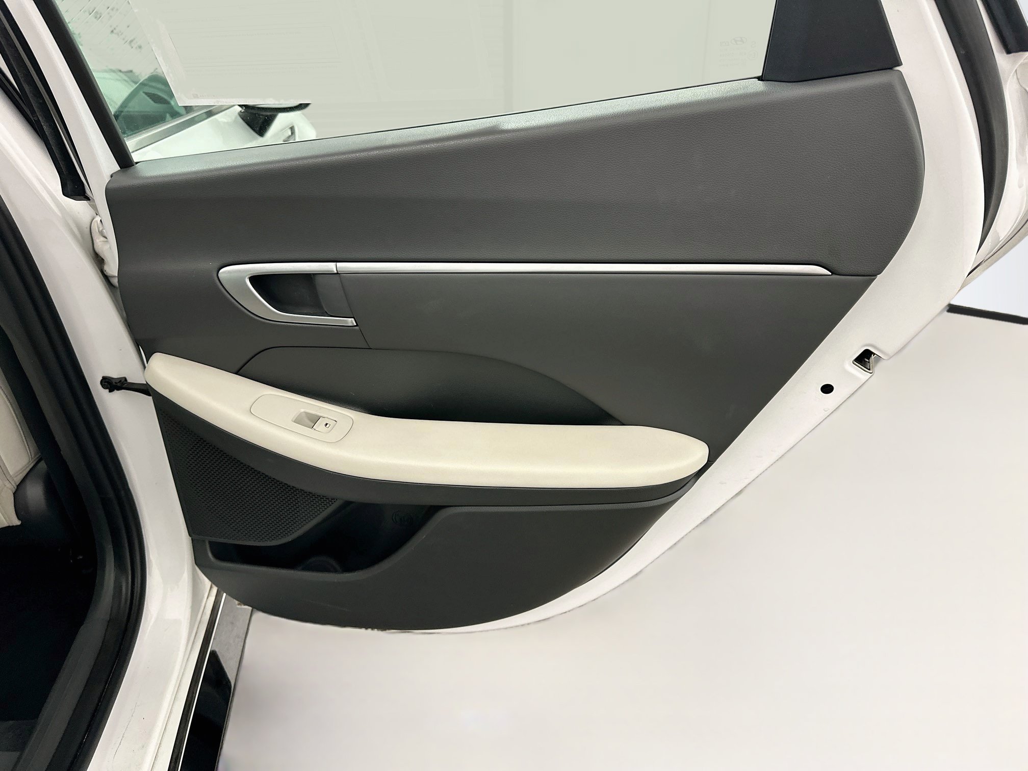 Used 2025 Hyundai Sonata SEL FWD image 31