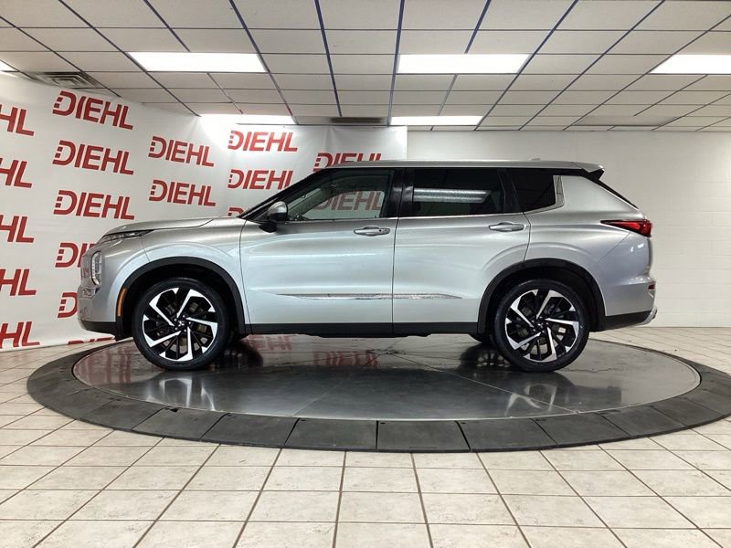 Used 2022 Mitsubishi Outlander SE AWD/4WD image 3