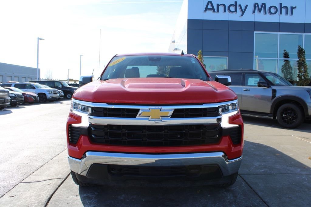 Used 2023 Chevrolet Silverado 1500 LT image 2