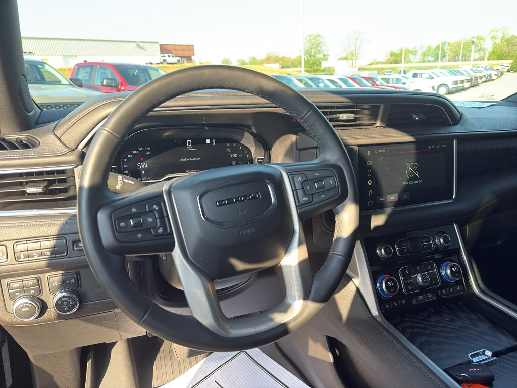 Used 2023 GMC Yukon Denali AWD/4WD image 9
