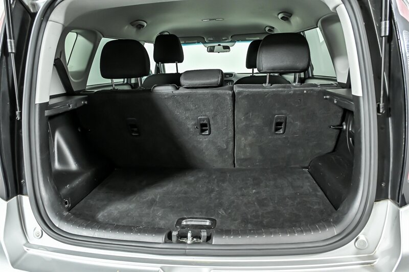 Used 2017 Kia Soul + FWD image 11