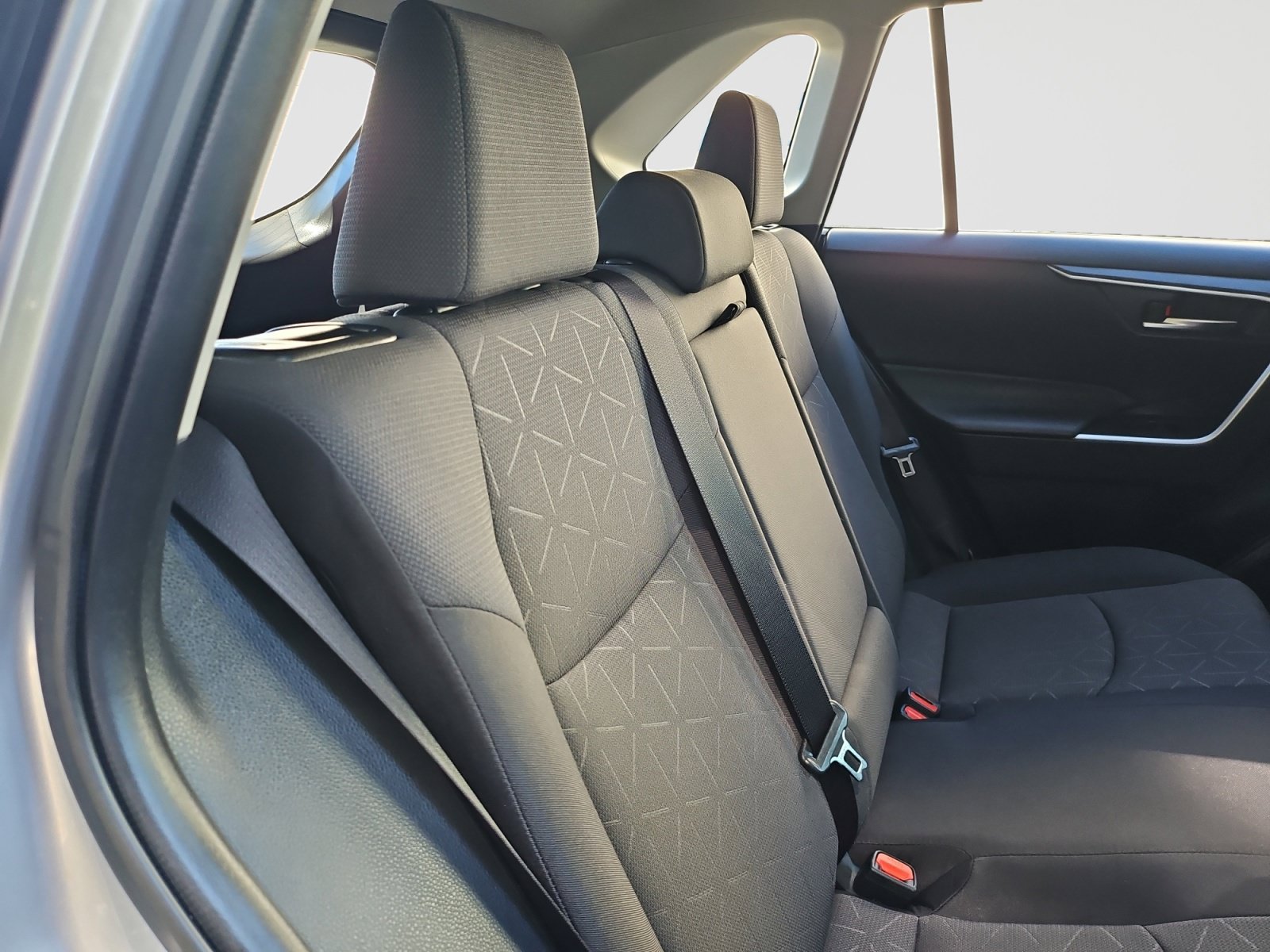 Used 2025 Toyota RAV4 XLE AWD/4WD image 45