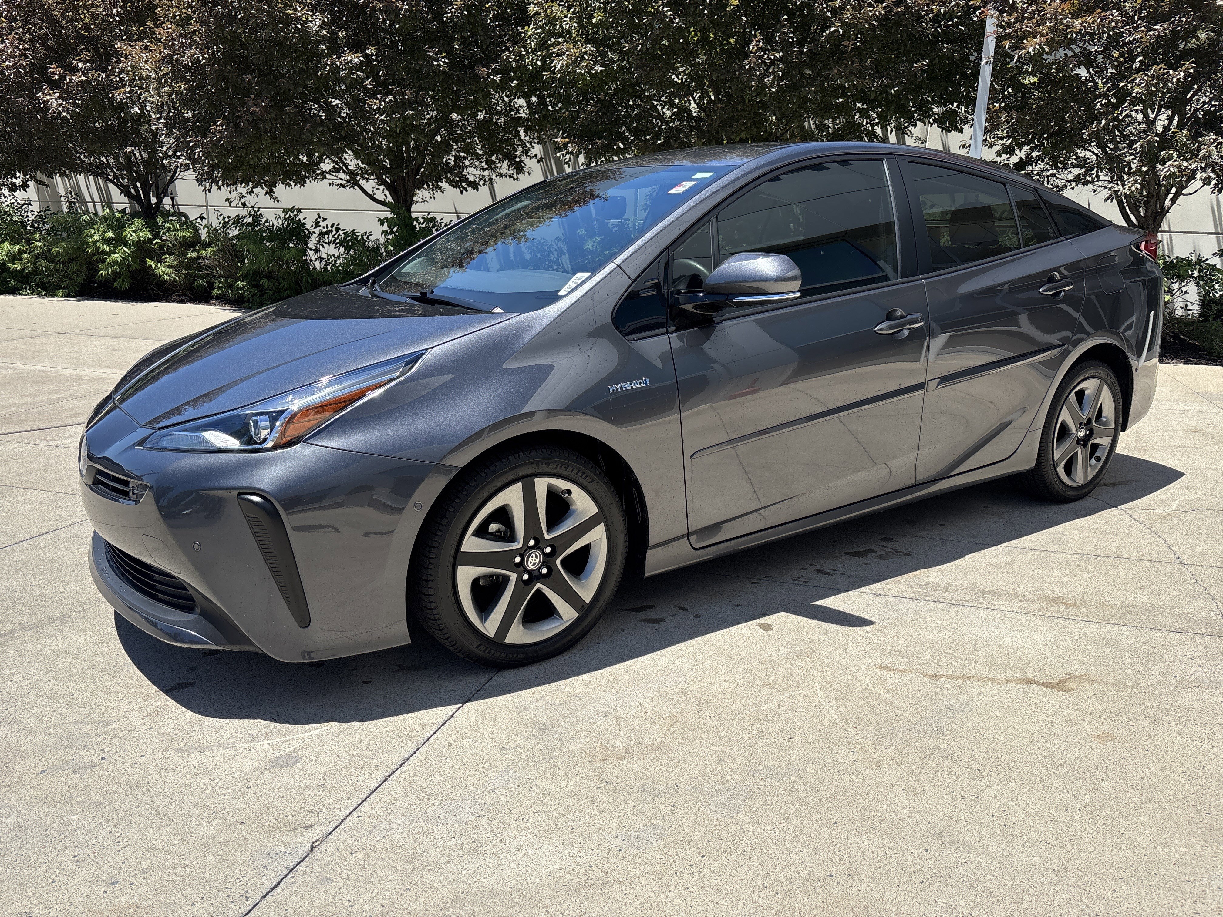 Used 2019 Toyota Prius XLE FWD image 3