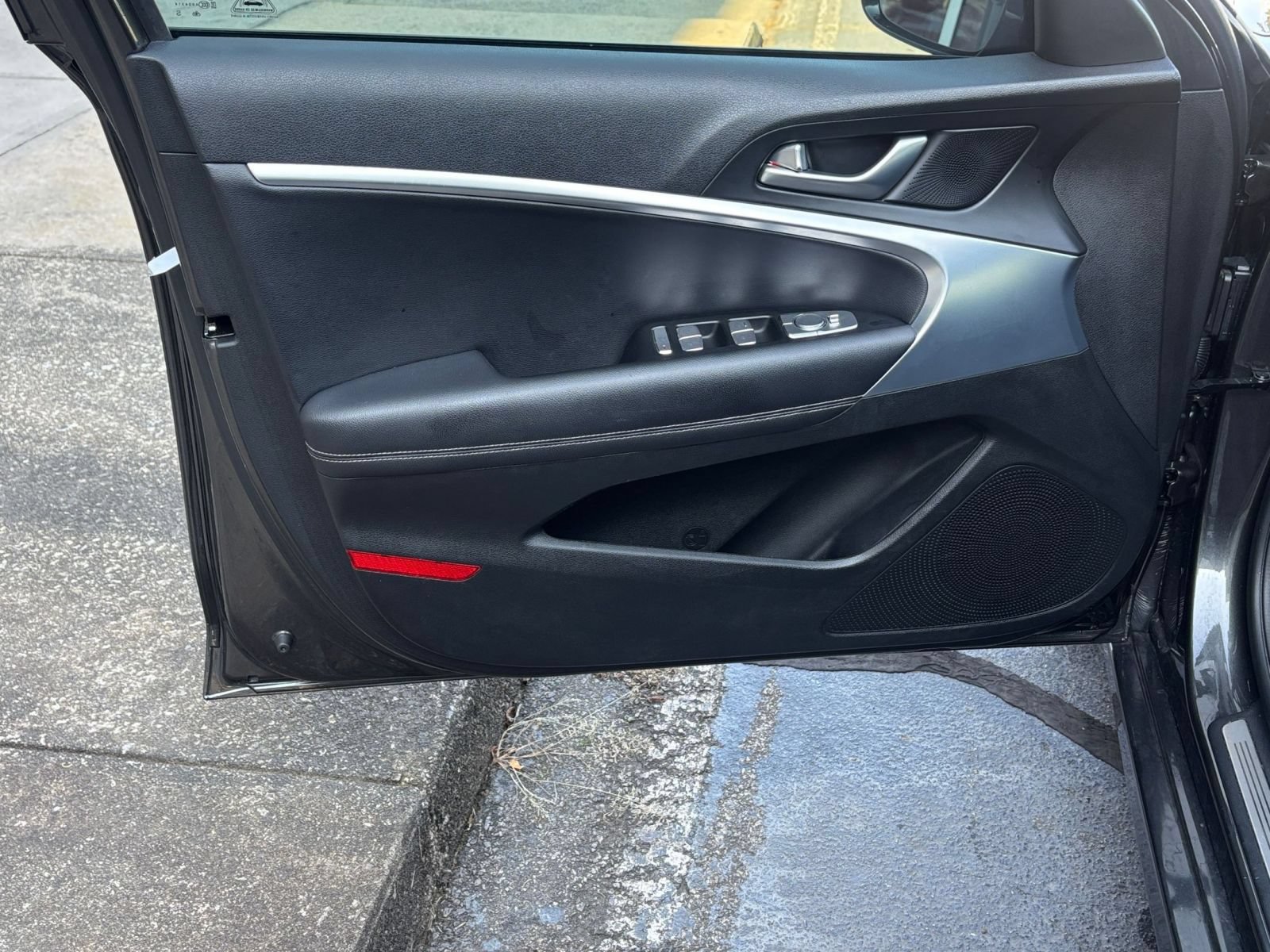 Used 2025 Genesis G70 2.5T AWD/4WD image 18