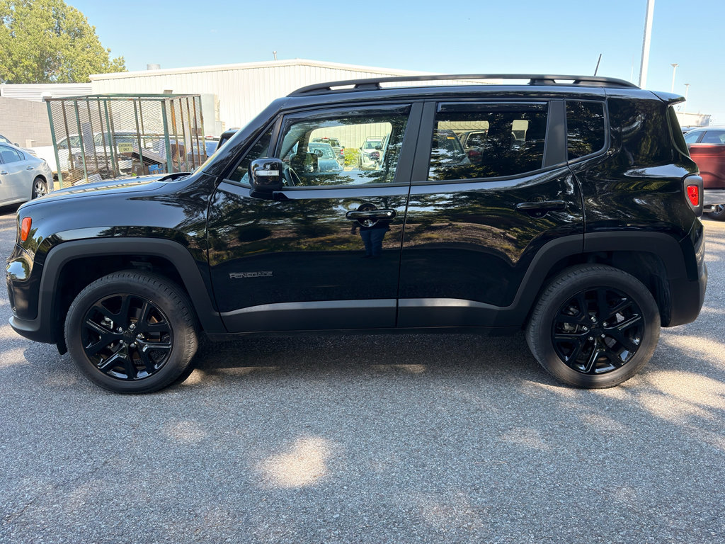 Used 2023 Jeep Renegade Altitude AWD/4WD image 7