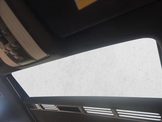 Used 2014 Mercedes-Benz CLS 550 w/ Premium 1 Package image 15