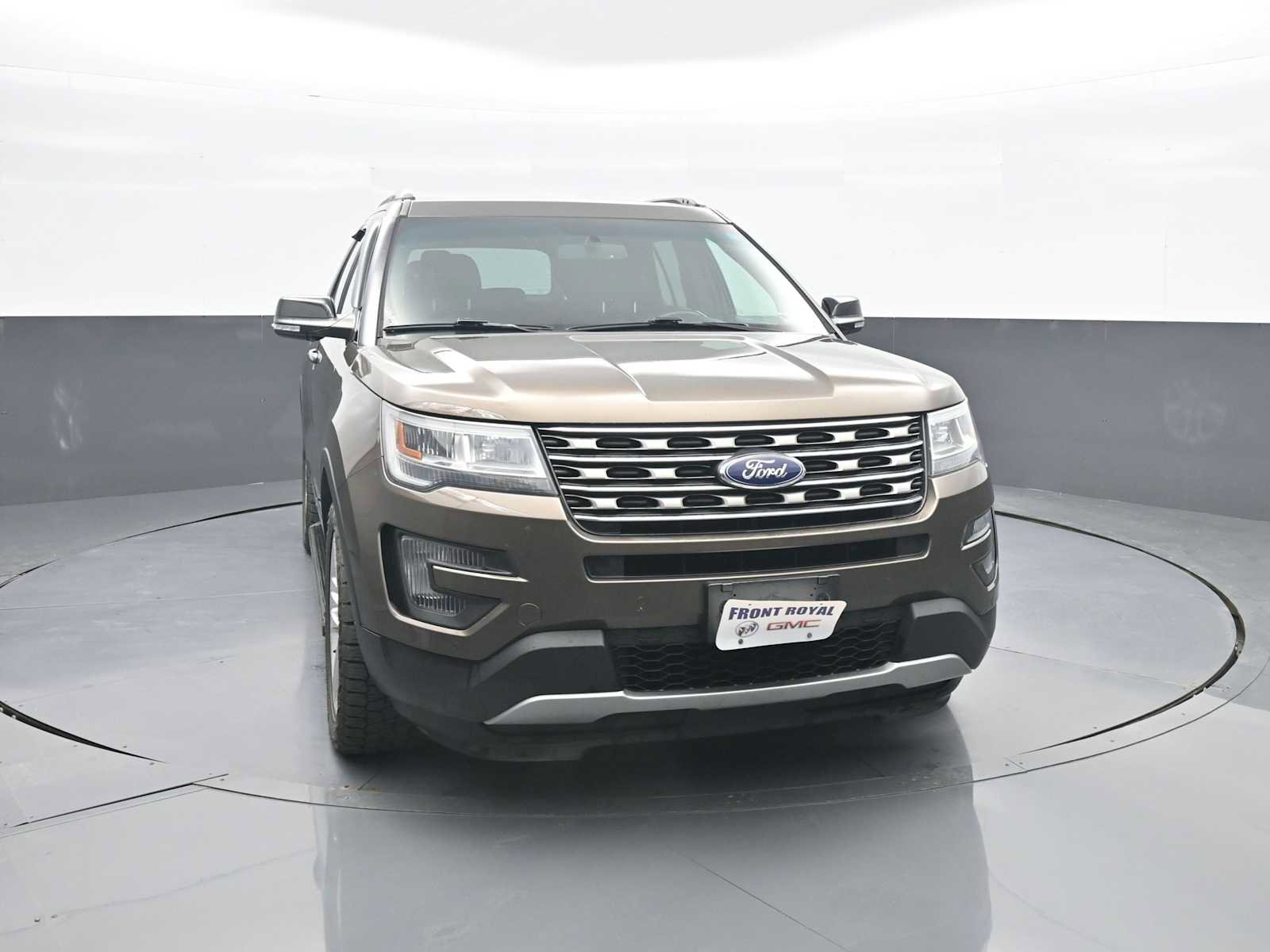 Used 2016 Ford Explorer XLT w/ Equipment Group 202A AWD/4WD image 2