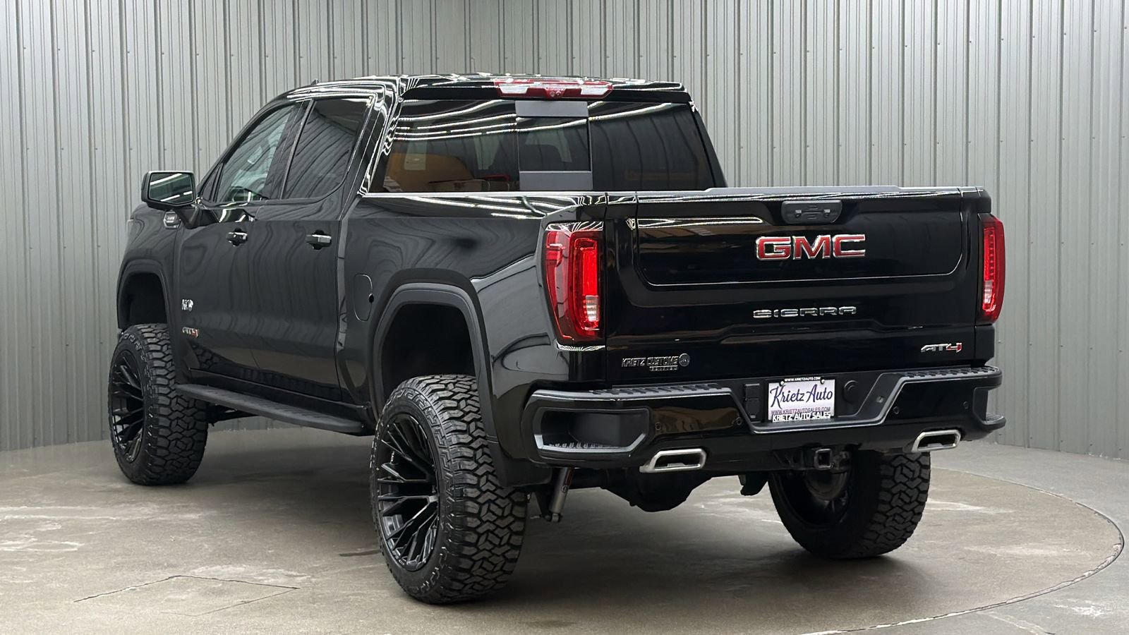 Used 2025 GMC Sierra 1500 AT4 w/ Technology Package image 3