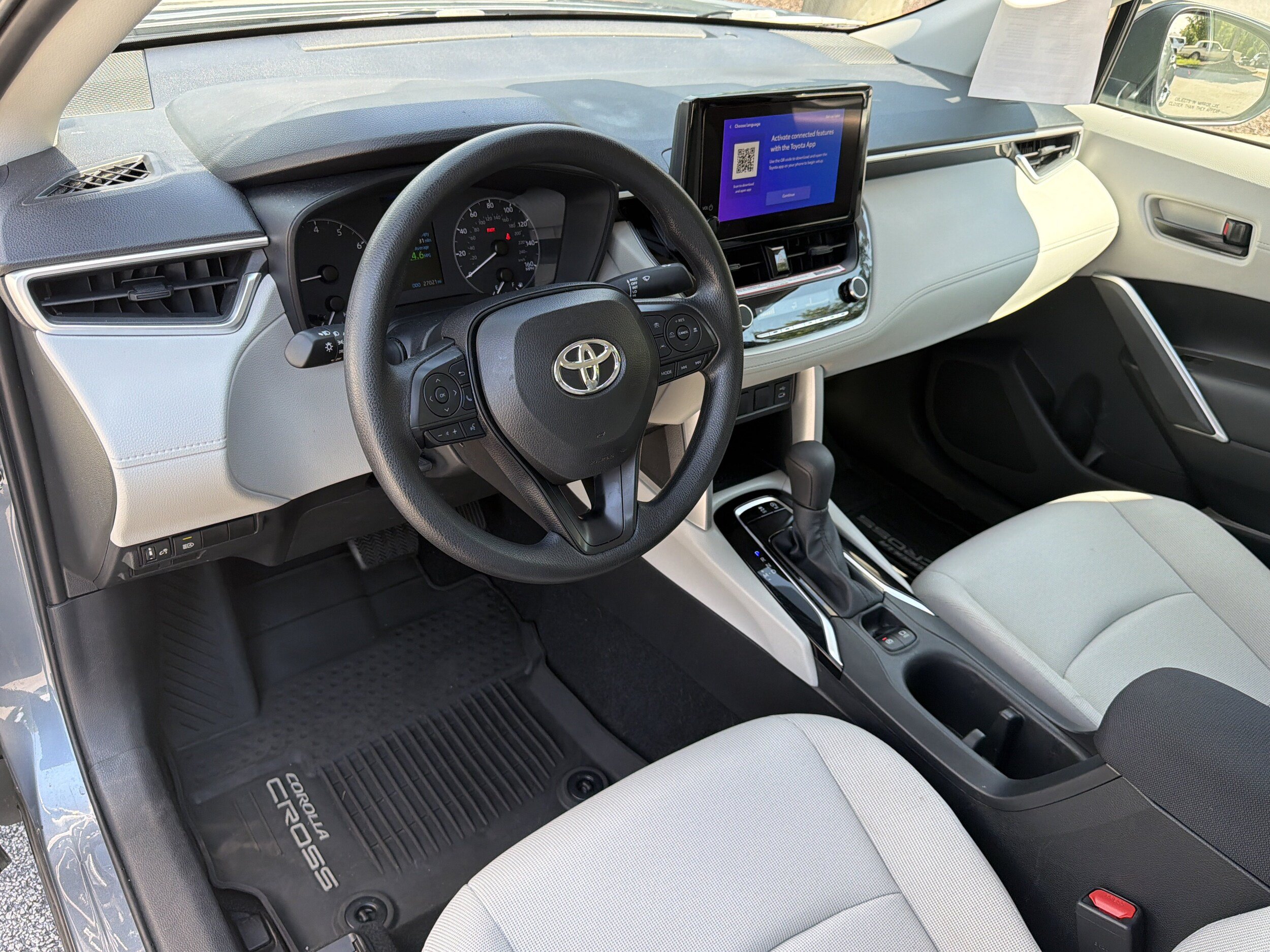 Certified 2024 Toyota Corolla Cross L FWD image 4