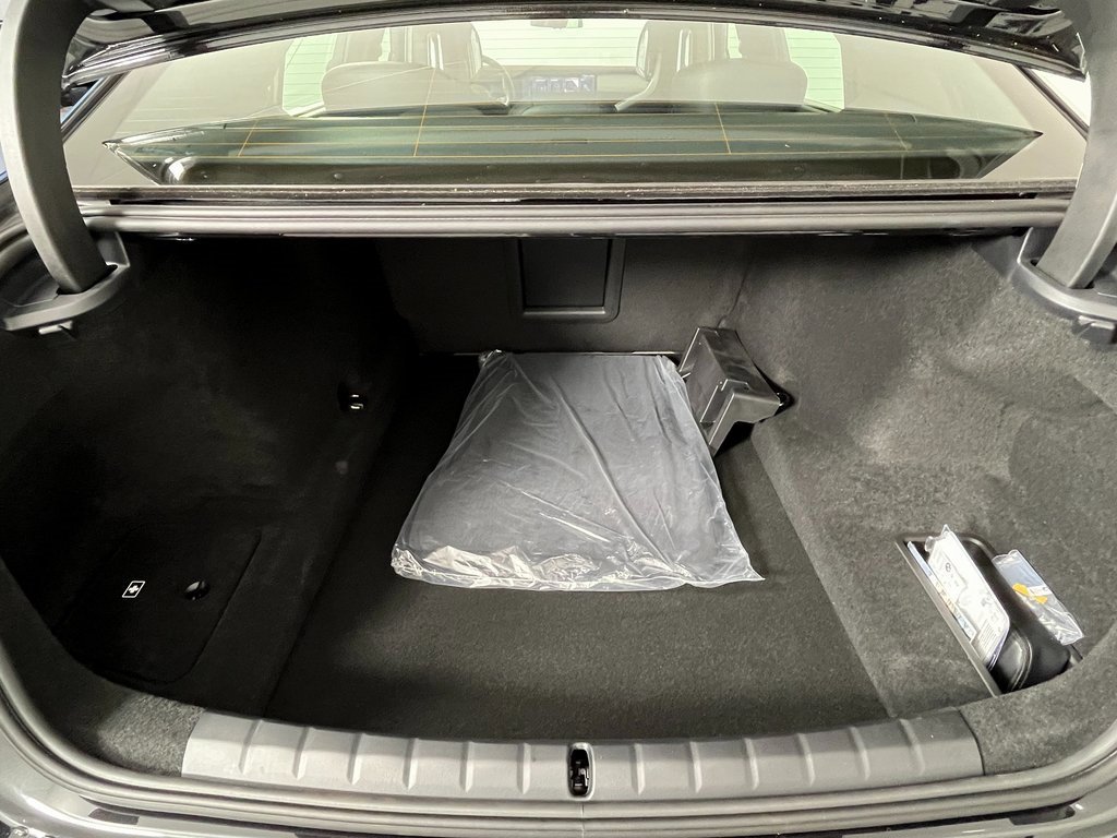 Used 2025 BMW 760i xDrive 760i xDrive w/ Premium Package image 18