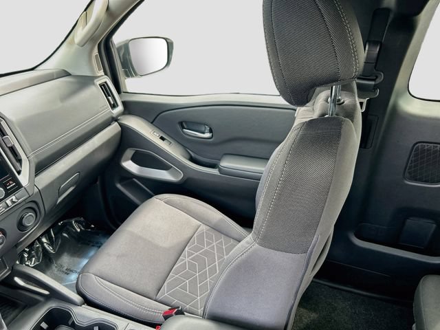 Certified 2025 Nissan Frontier SV RWD image 5