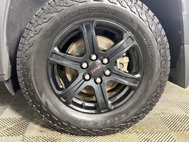 Used 2023 GMC Acadia AT4 w/ Technology Package AWD/4WD image 35