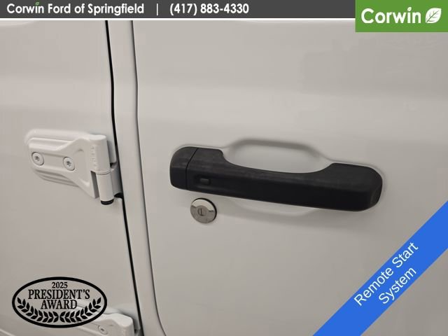 Used 2023 Jeep Gladiator Overland w/ Cold Weather Group image 9