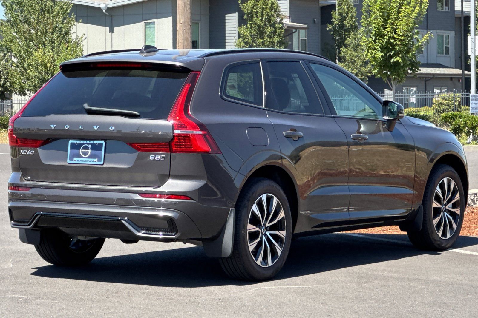 New 2025 Volvo XC60 B5 Core w/ Protection Package Premier image 3