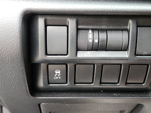 Used 2019 Subaru Crosstrek 2.0i w/ Eyesight System AWD/4WD image 24