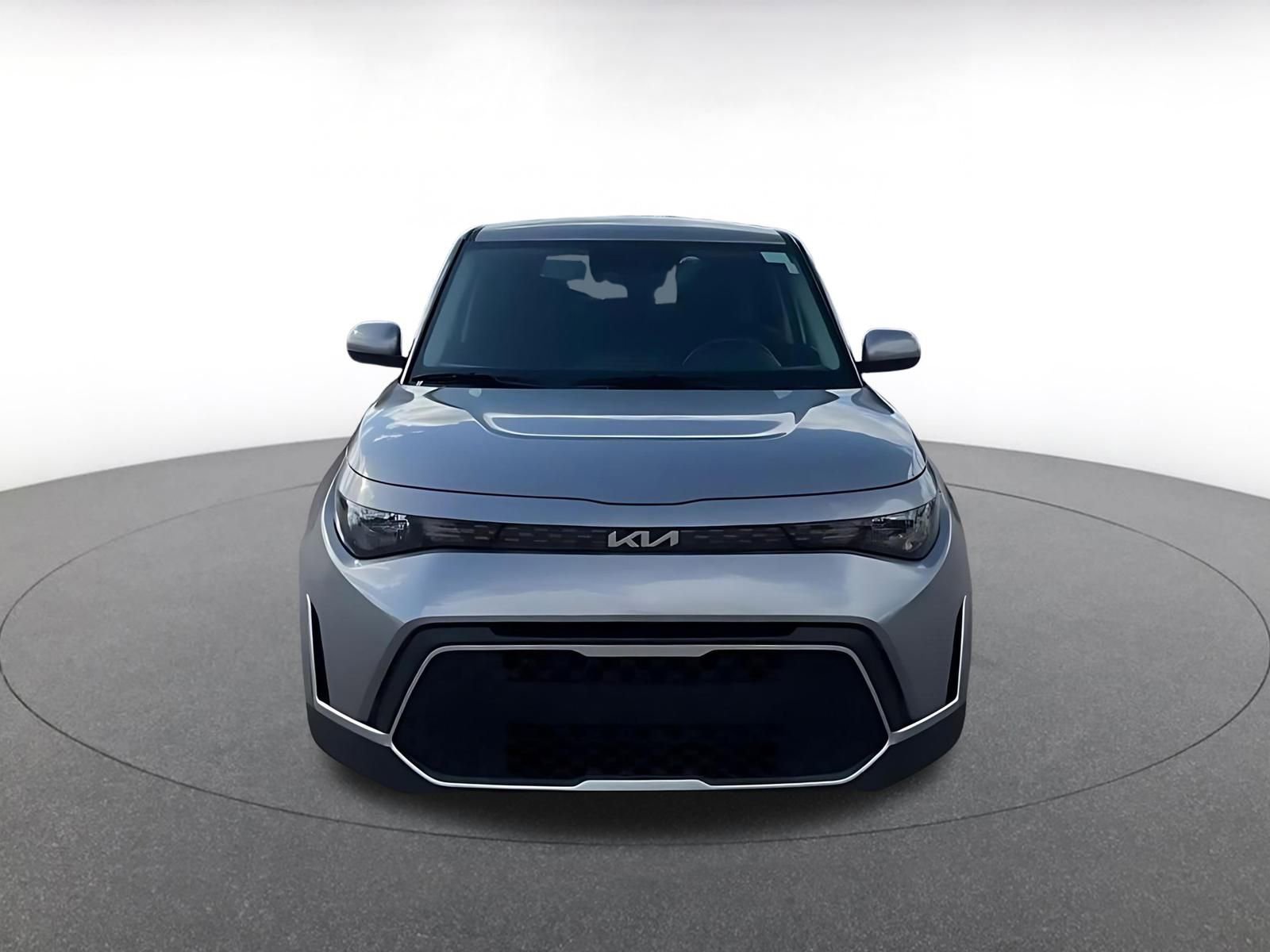 Used 2025 Kia Soul LX w/ LX Technology Package image 4