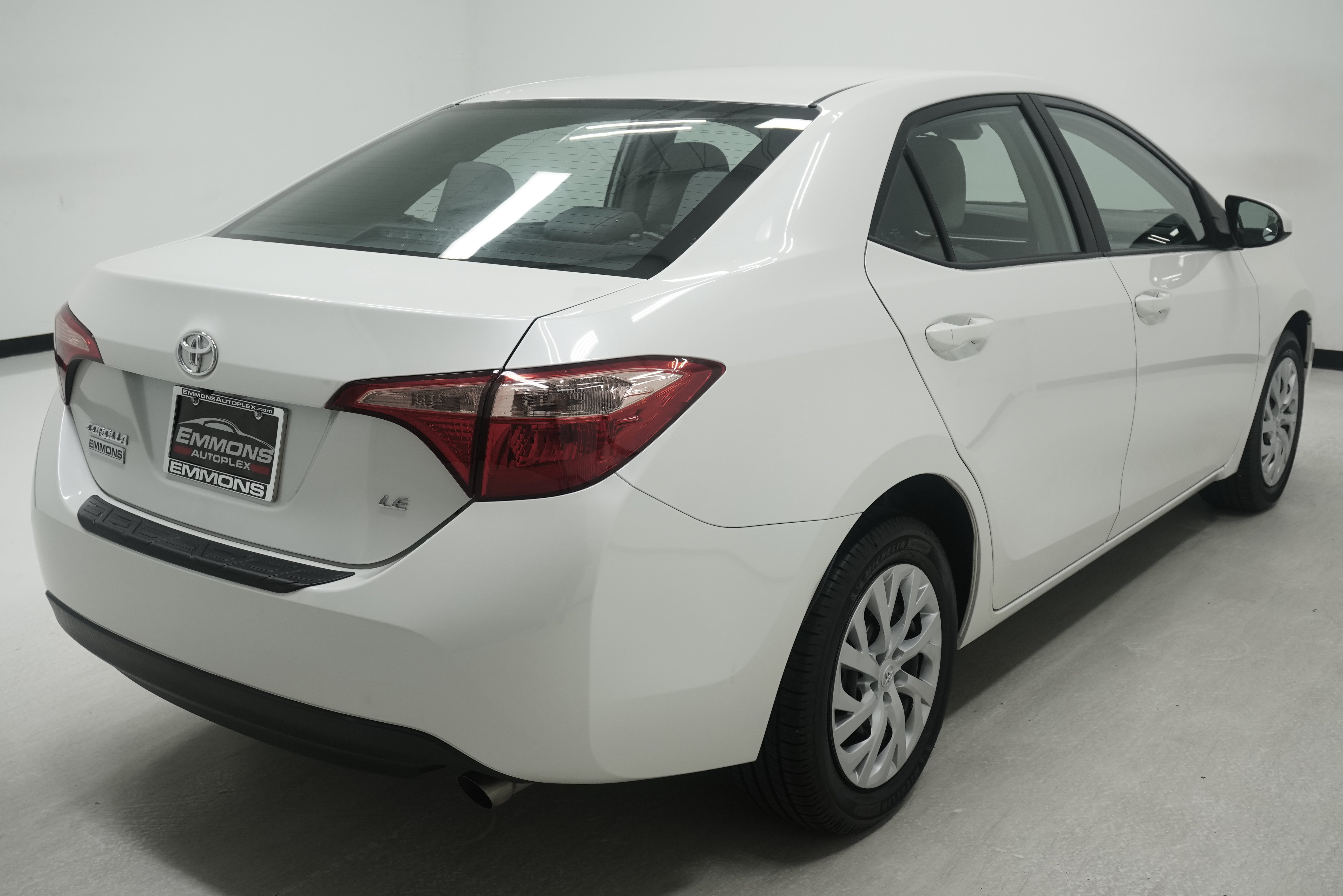 Used 2017 Toyota Corolla LE FWD image 4
