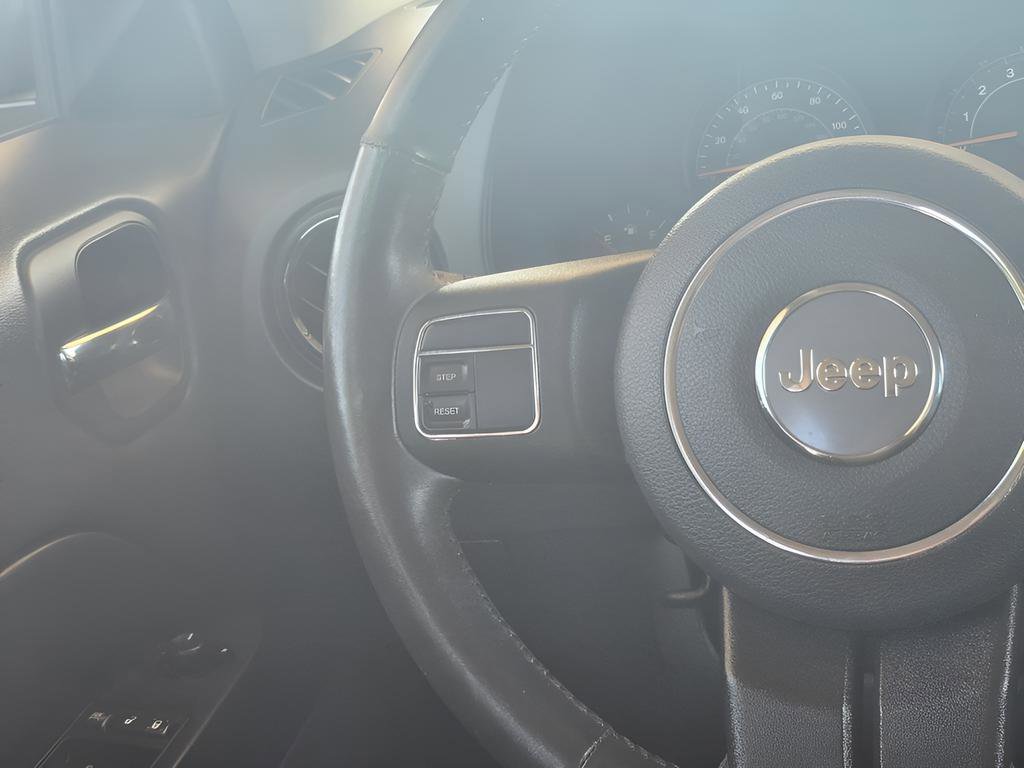Used 2014 Jeep Patriot Latitude FWD image 15