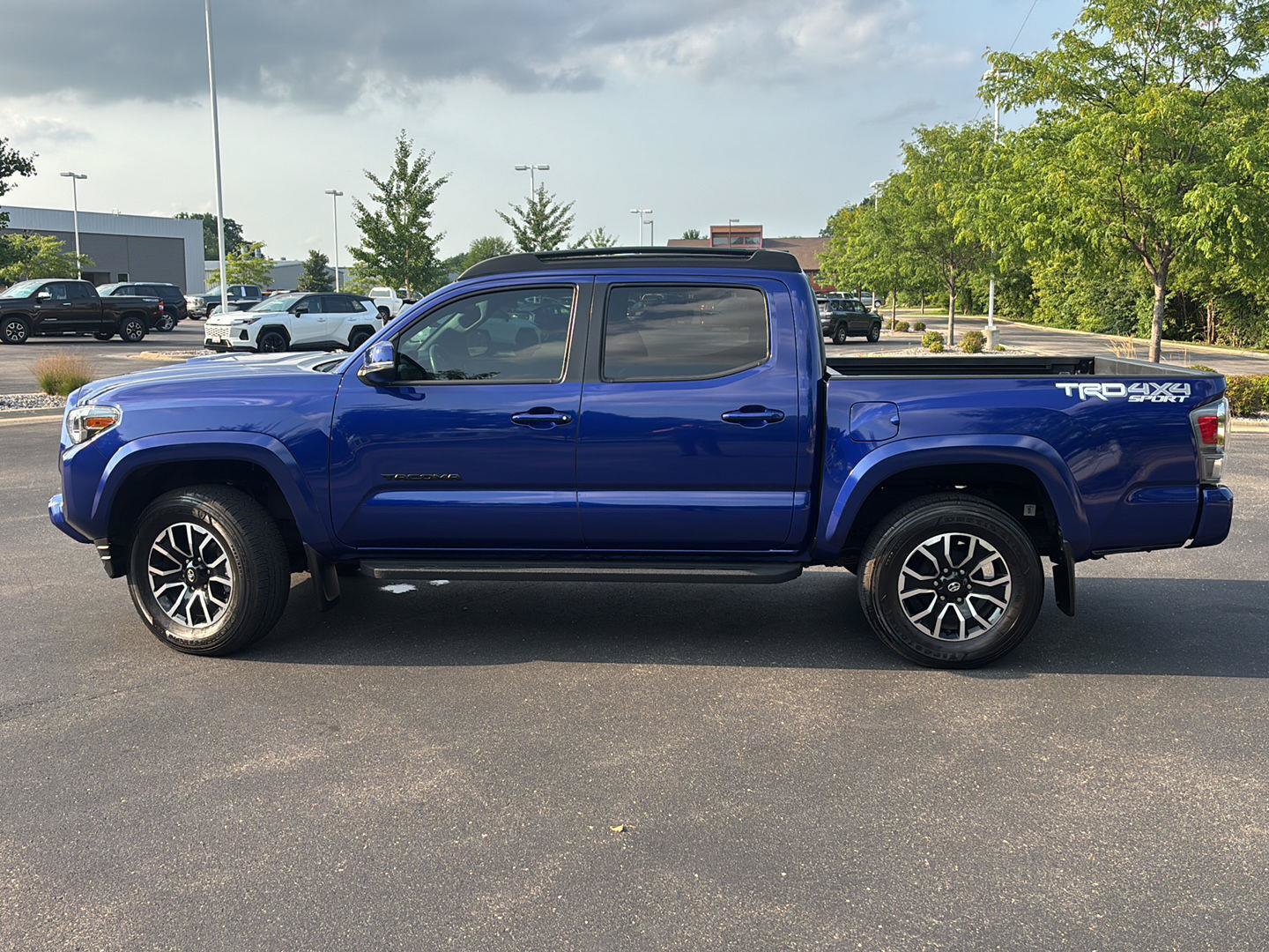 Used 2023 Toyota Tacoma TRD Sport w/ Black Out Package (TMS) AWD/4WD image 13