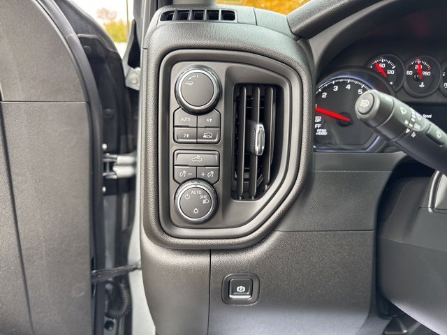 Used 2024 Chevrolet Silverado 1500 Custom image 19