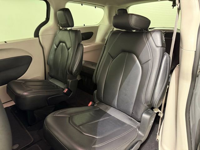 Used 2022 Chrysler Pacifica Touring-L FWD image 27