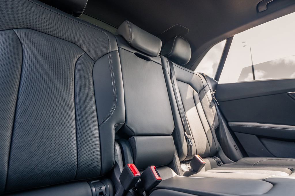 Used 2025 Audi Q8 Prestige image 41