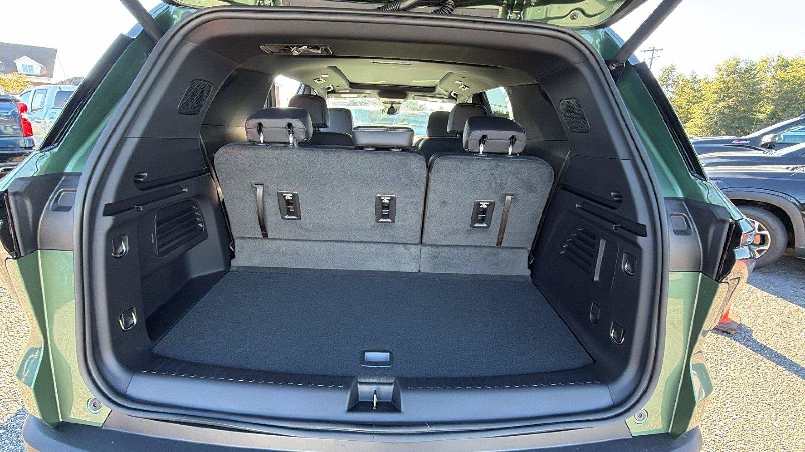 New 2027 Chevrolet Traverse LT w/ Driver Confidence Package FWD image 14