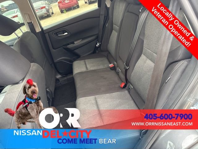 Used 2024 Nissan Rogue SV FWD image 11