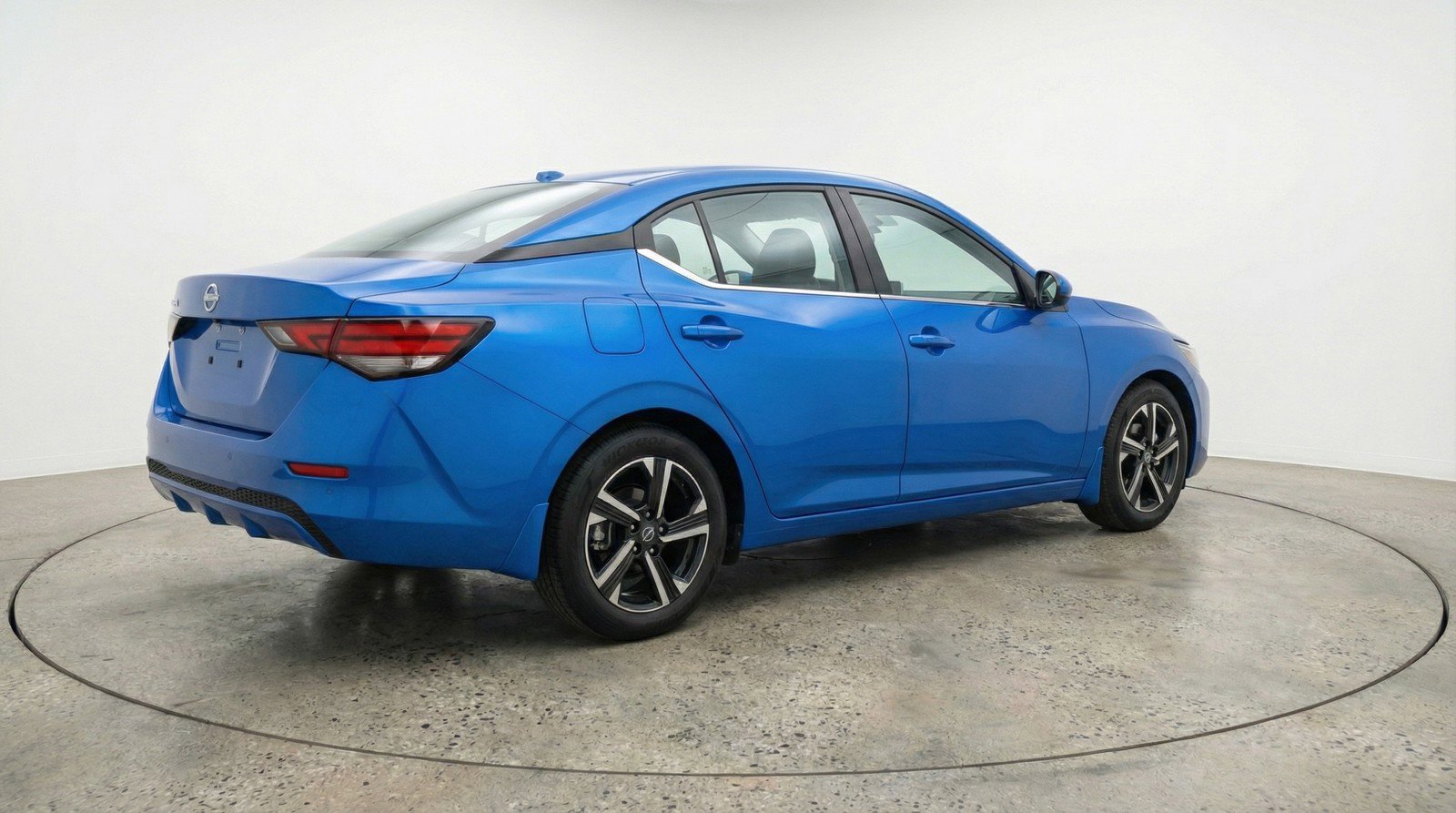 Used 2025 Nissan Sentra SV FWD image 9
