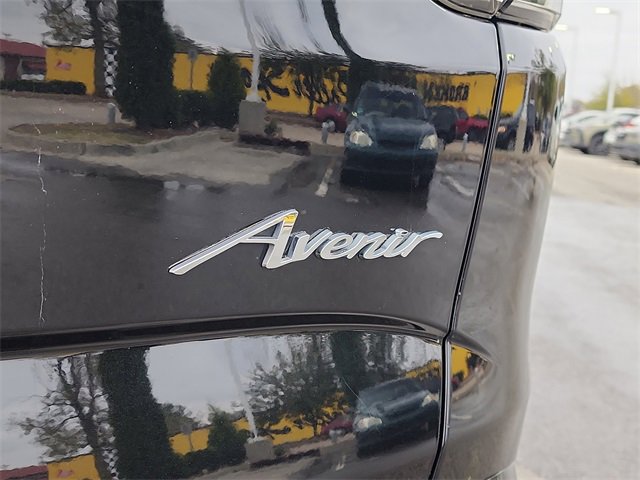 Used 2023 Buick Enclave Avenir w/ Avenir Technology Package image 5