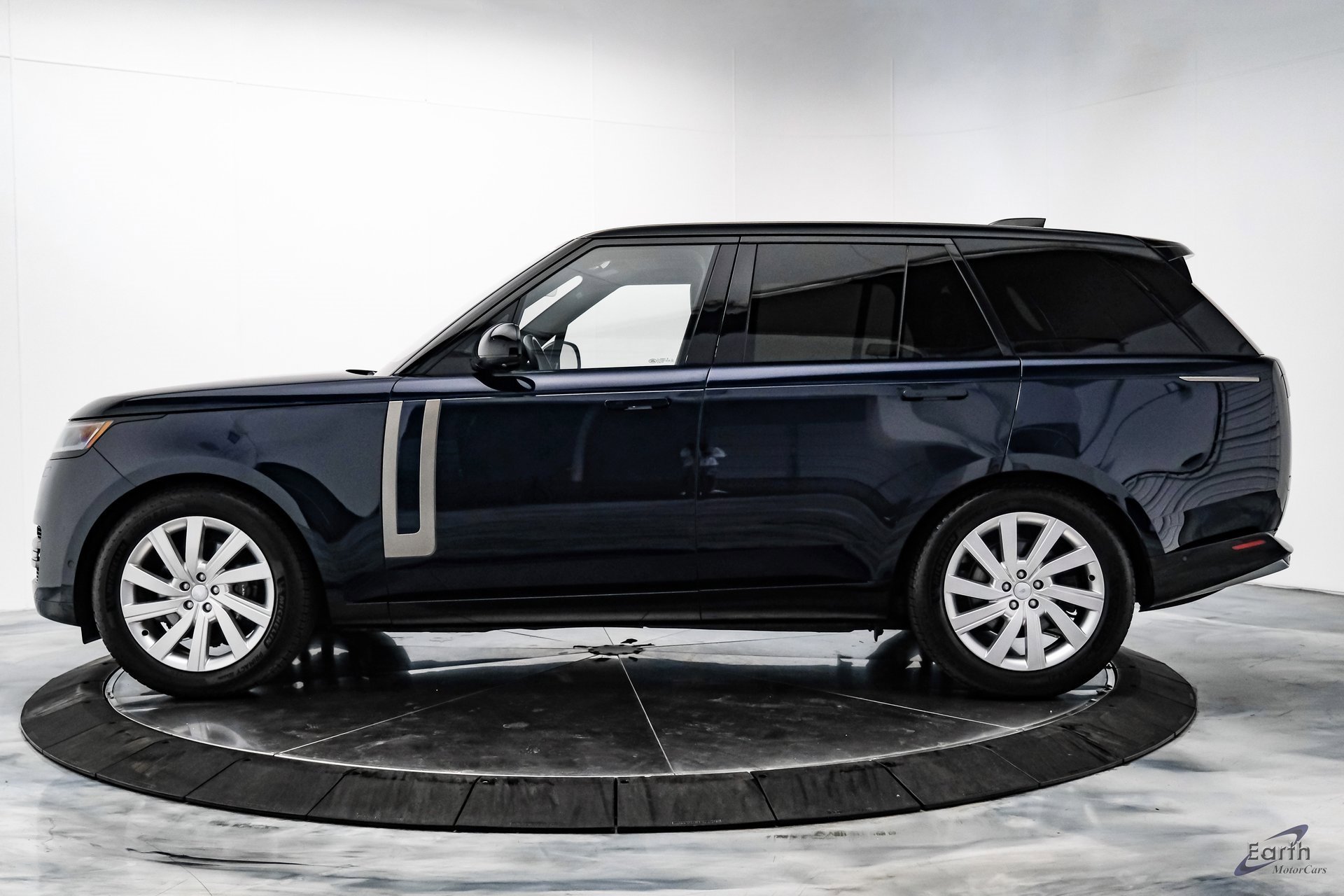Used 2023 Land Rover Range Rover SE image 5