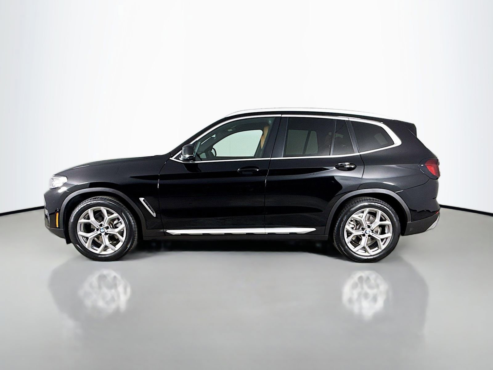 Certified 2023 BMW X3 sDrive30i w/ Convenience Package image 4