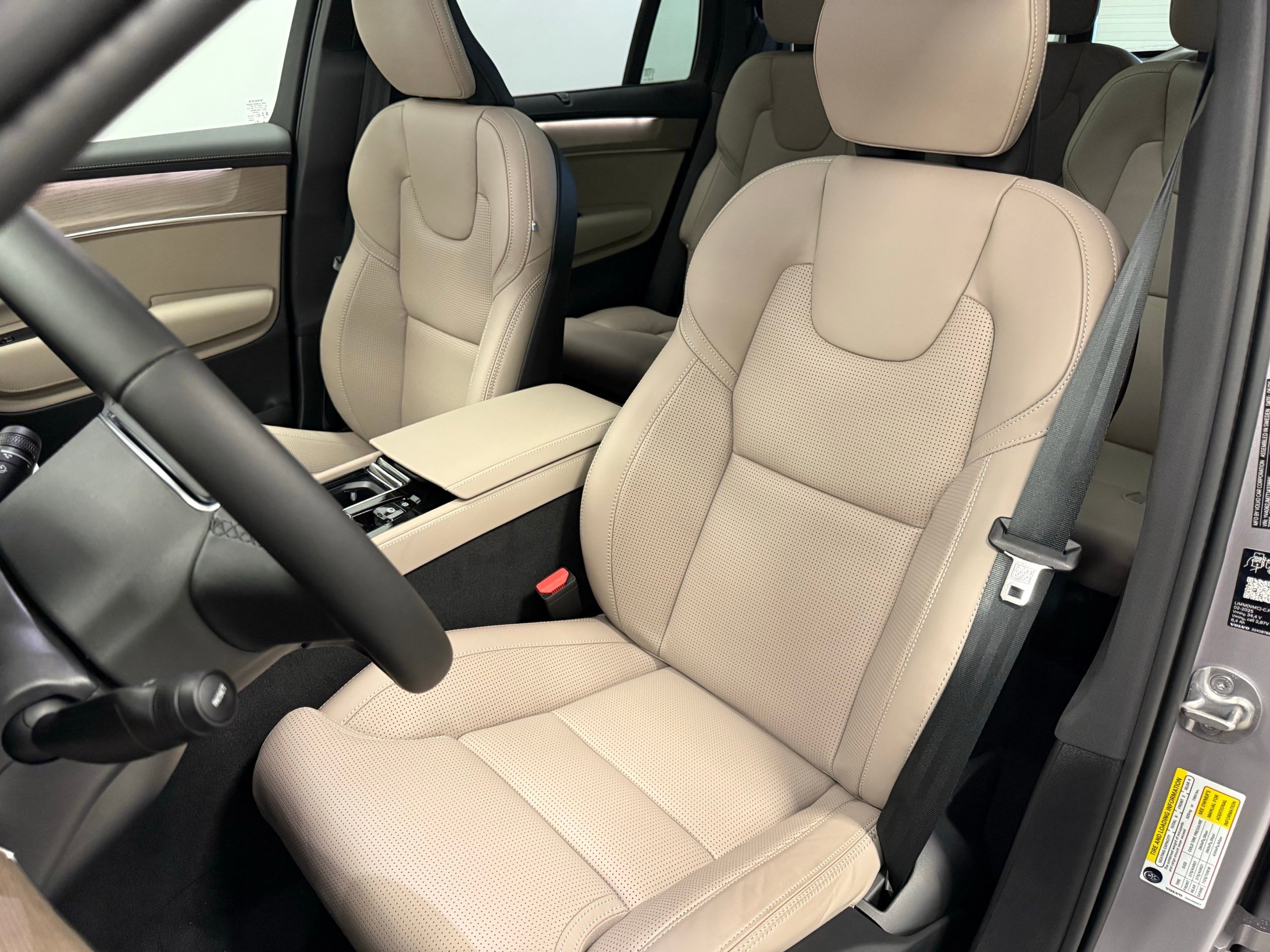Used 2026 Volvo XC90 B6 Ultra w/ Protection Package Premier AWD/4WD image 21