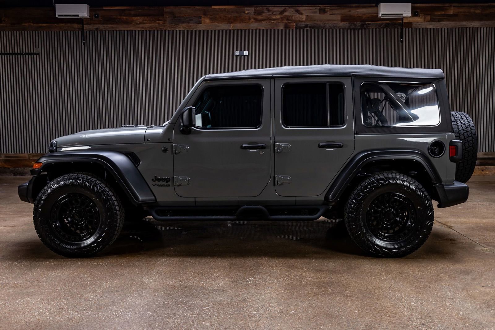 Used 2022 Jeep Wrangler Unlimited Sport AWD/4WD image 6