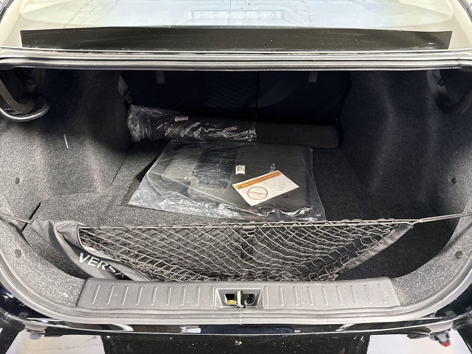 Certified 2025 Nissan Versa SR w/ Trunk Package image 32